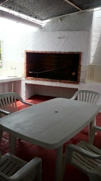 Casa en alquiler con piscina en Montoya